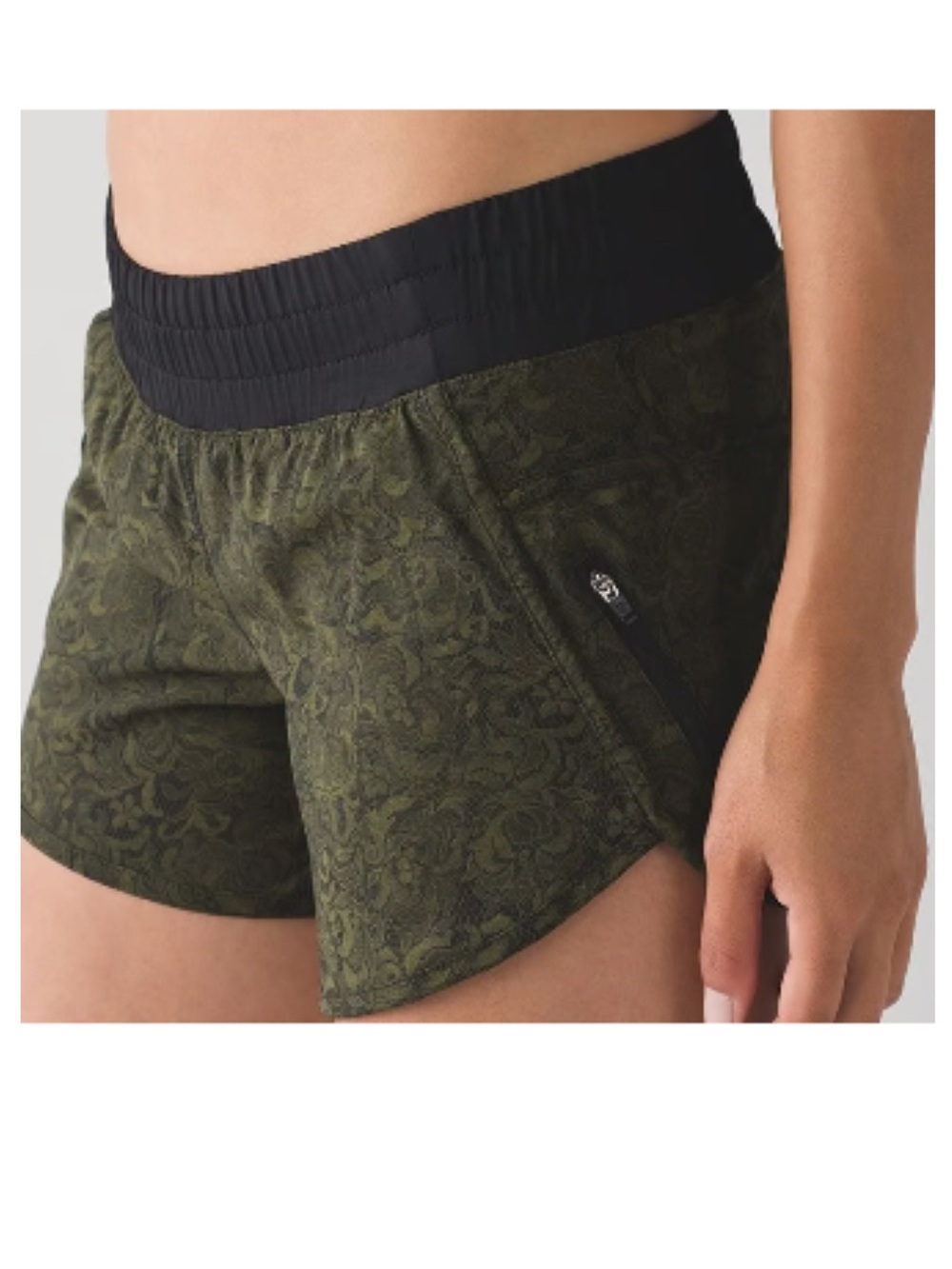 Lululemon Tracker Short IV Mini Pencil Lace Olive Black Size 8
